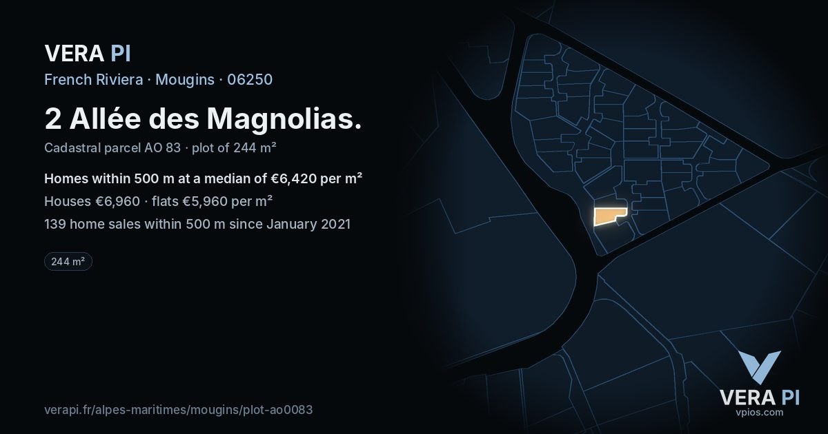 2 Allée des Magnolias, Mougins at night – the plot lit, the parcels around coloured by the prices near them