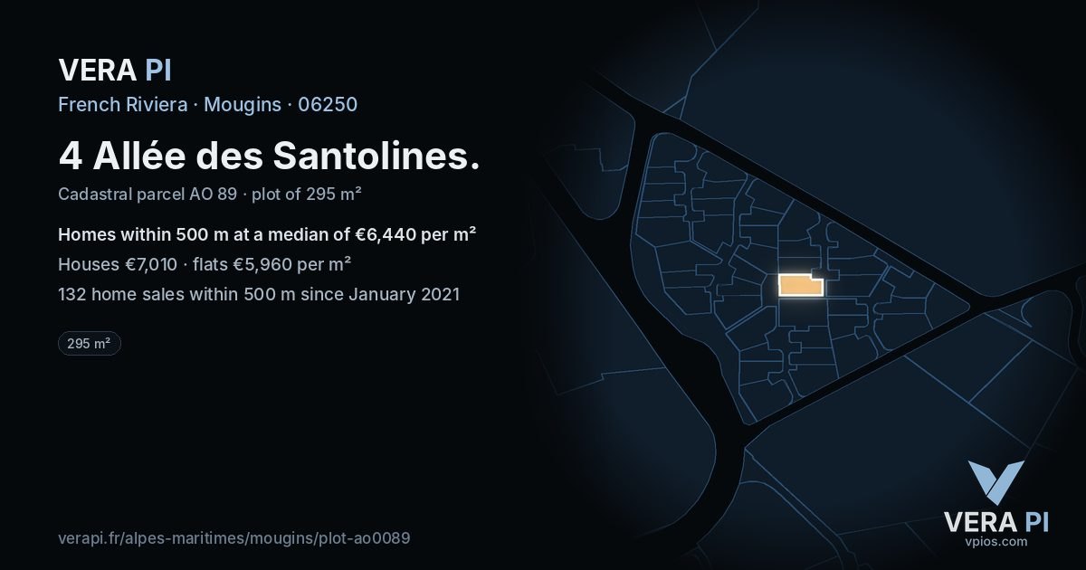 4 Allée des Santolines, Mougins at night – the plot lit, the parcels around coloured by the prices near them