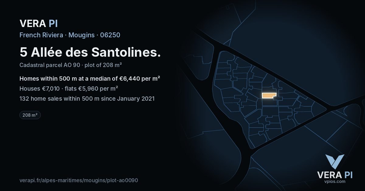 5 Allée des Santolines, Mougins at night – the plot lit, the parcels around coloured by the prices near them