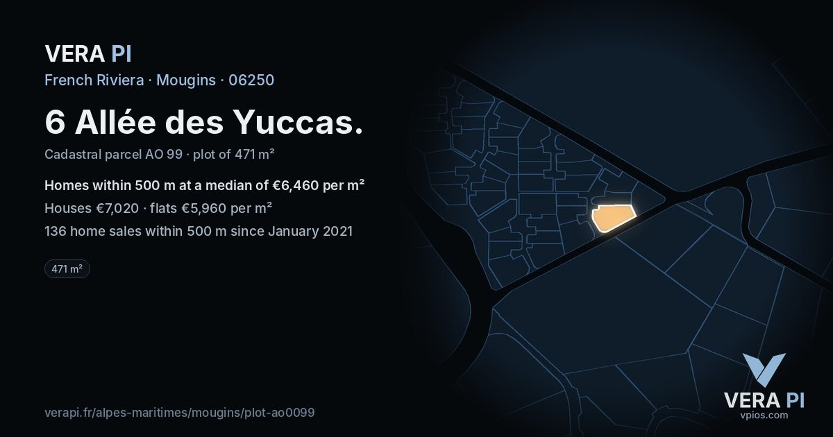 6 Allée des Yuccas, Mougins at night – the plot lit, the parcels around coloured by the prices near them