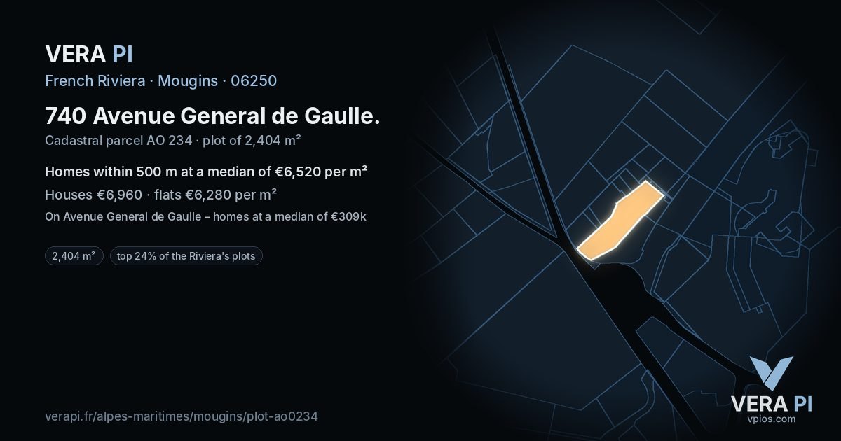 740 Avenue General de Gaulle, Mougins at night – the plot lit, the parcels around coloured by the prices near them
