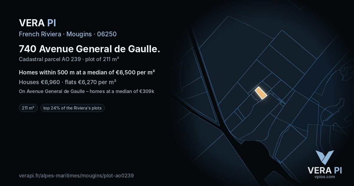 740 Avenue General de Gaulle, Mougins at night – the plot lit, the parcels around coloured by the prices near them