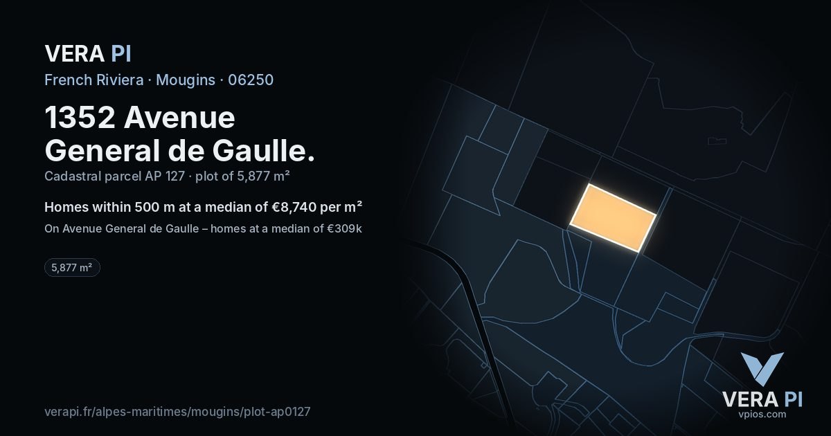 1352 Avenue General de Gaulle, Mougins at night – the plot lit, the parcels around coloured by the prices near them