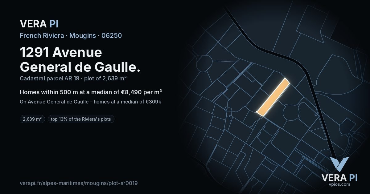 1291 Avenue General de Gaulle, Mougins at night – the plot lit, the parcels around coloured by the prices near them