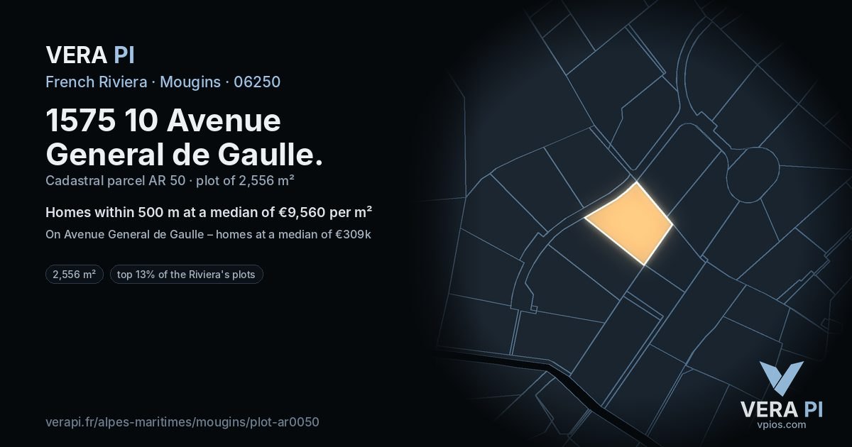 1575 10 Avenue General de Gaulle, Mougins at night – the plot lit, the parcels around coloured by the prices near them