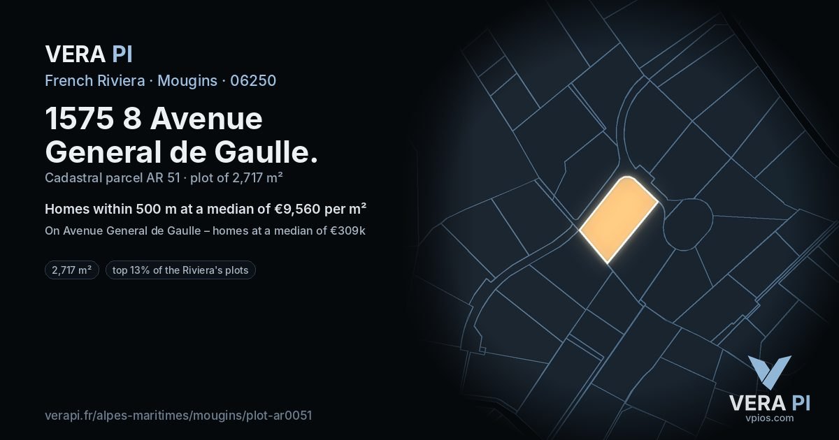 1575 8 Avenue General de Gaulle, Mougins at night – the plot lit, the parcels around coloured by the prices near them