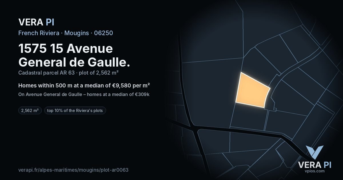 1575 15 Avenue General de Gaulle, Mougins at night – the plot lit, the parcels around coloured by the prices near them