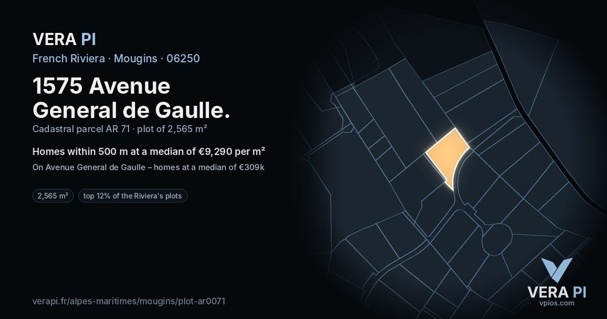 1575 Avenue General de Gaulle, Mougins at night – the plot lit, the parcels around coloured by the prices near them