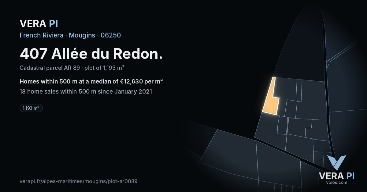 407 Allée du Redon, Mougins at night – the plot lit, the parcels around coloured by the prices near them