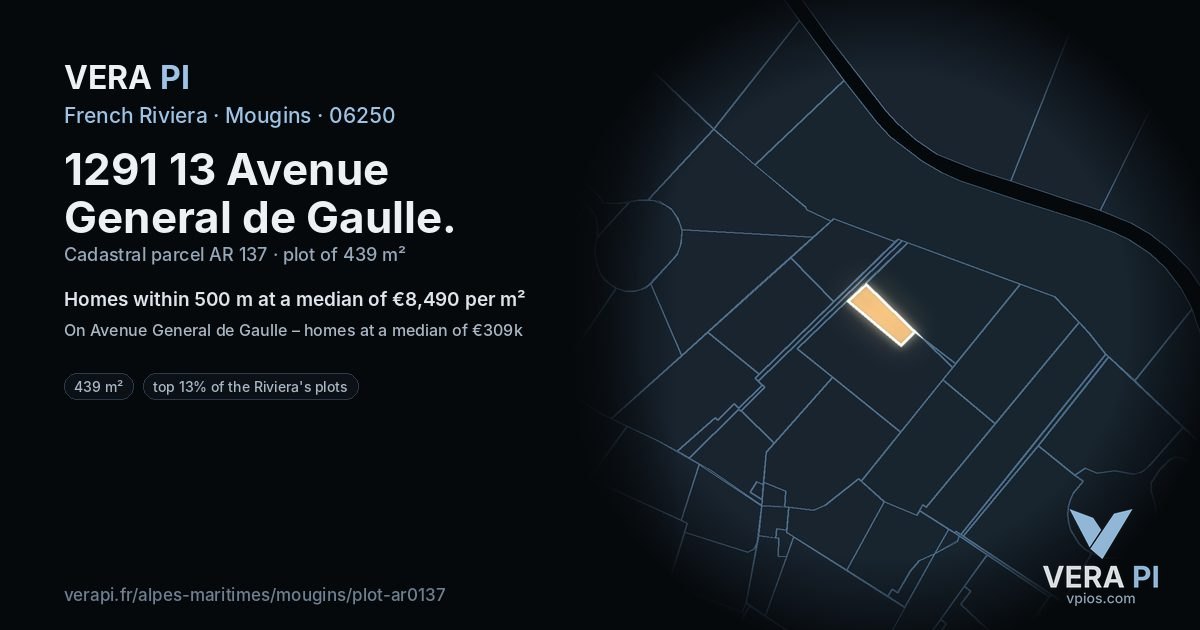 1291 13 Avenue General de Gaulle, Mougins at night – the plot lit, the parcels around coloured by the prices near them