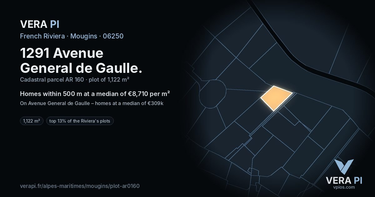 1291 Avenue General de Gaulle, Mougins at night – the plot lit, the parcels around coloured by the prices near them