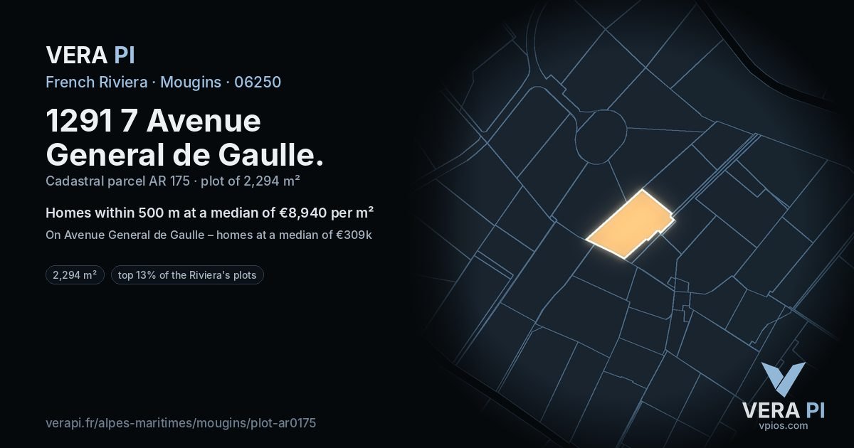 1291 7 Avenue General de Gaulle, Mougins at night – the plot lit, the parcels around coloured by the prices near them
