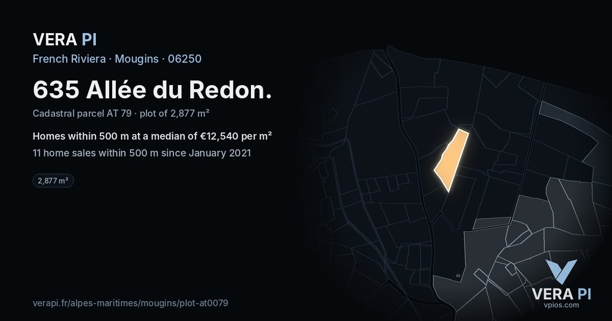 635 Allée du Redon, Mougins at night – the plot lit, the parcels around coloured by the prices near them