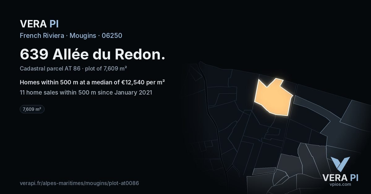 639 Allée du Redon, Mougins at night – the plot lit, the parcels around coloured by the prices near them