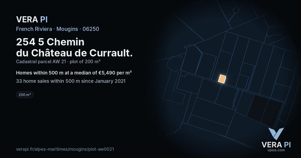 254 5 Chemin du Château de Currault, Mougins at night – the plot lit, the parcels around coloured by the prices near them