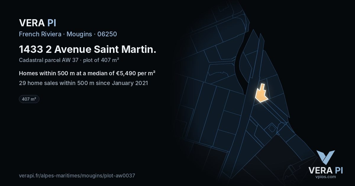 1433 2 Avenue Saint Martin, Mougins at night – the plot lit, the parcels around coloured by the prices near them