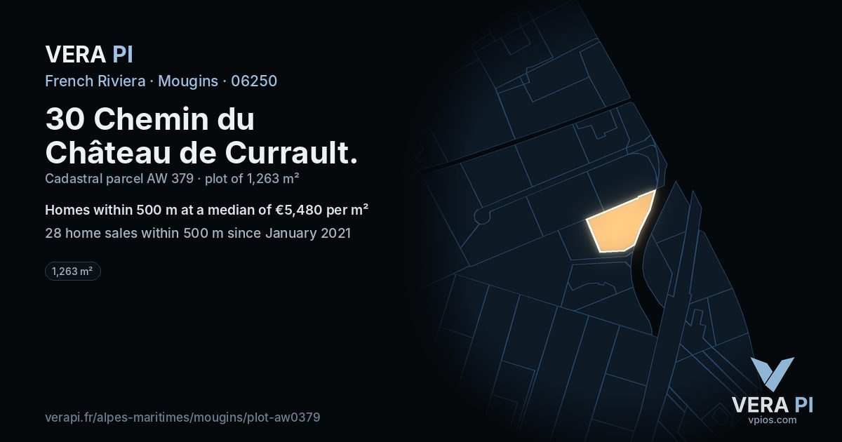 30 Chemin du Château de Currault, Mougins at night – the plot lit, the parcels around coloured by the prices near them