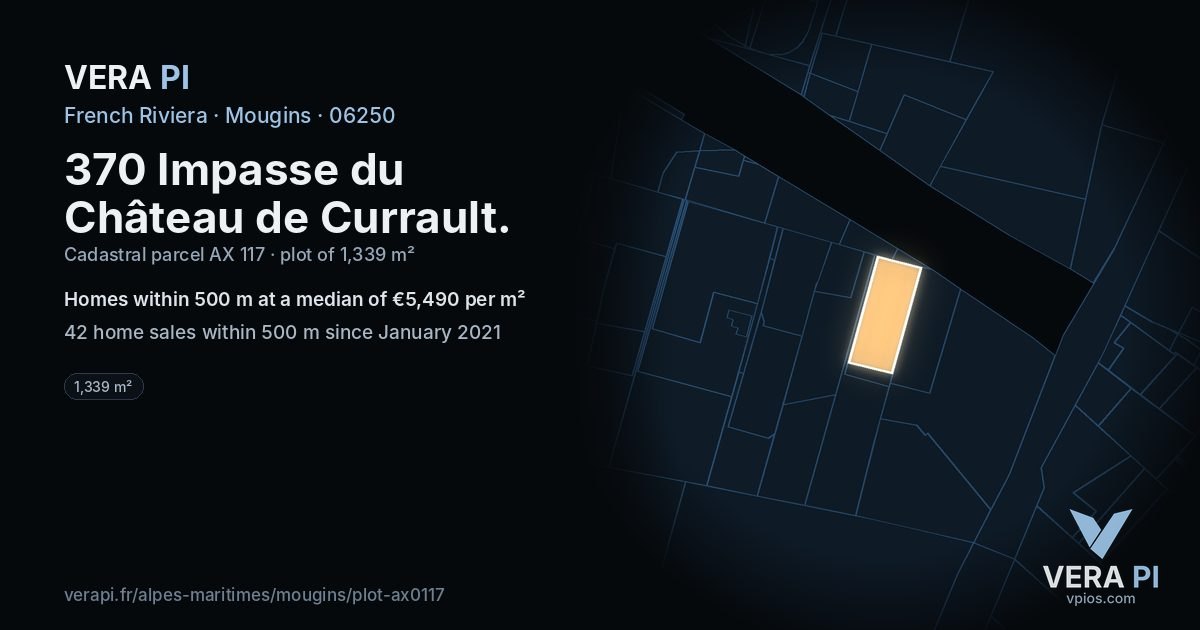 370 Impasse du Château de Currault, Mougins at night – the plot lit, the parcels around coloured by the prices near them