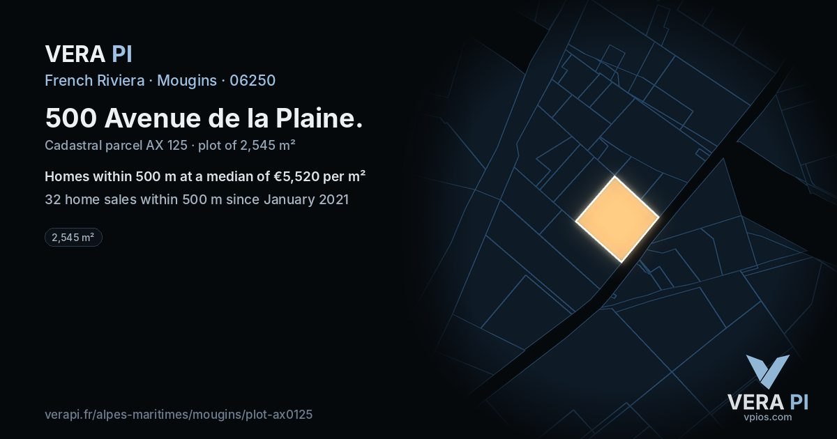 500 Avenue de la Plaine, Mougins at night – the plot lit, the parcels around coloured by the prices near them