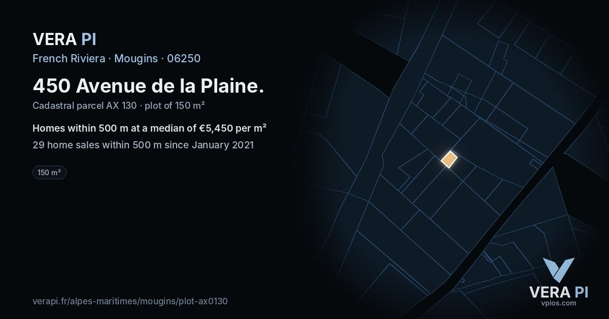 450 Avenue de la Plaine, Mougins at night – the plot lit, the parcels around coloured by the prices near them