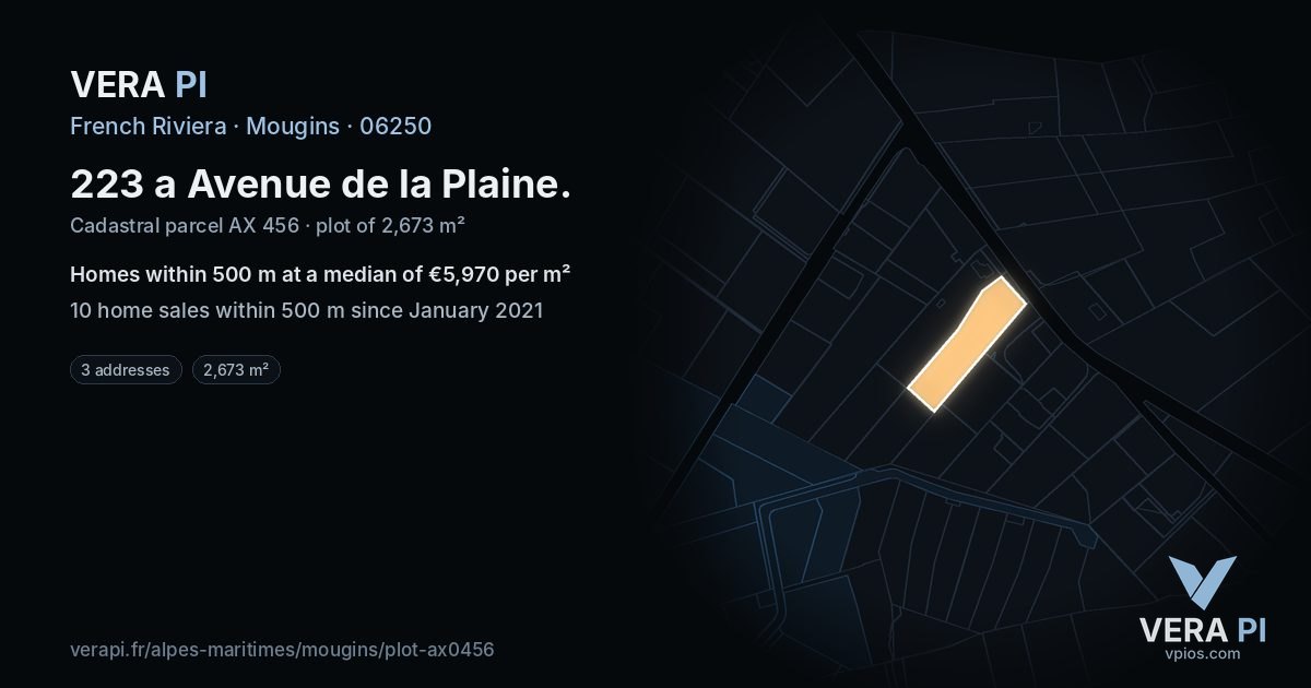 223 a Avenue de la Plaine, Mougins at night – the plot lit, the parcels around coloured by the prices near them