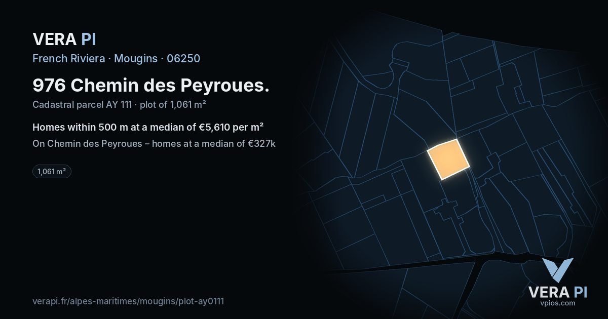 976 Chemin des Peyroues, Mougins at night – the plot lit, the parcels around coloured by the prices near them