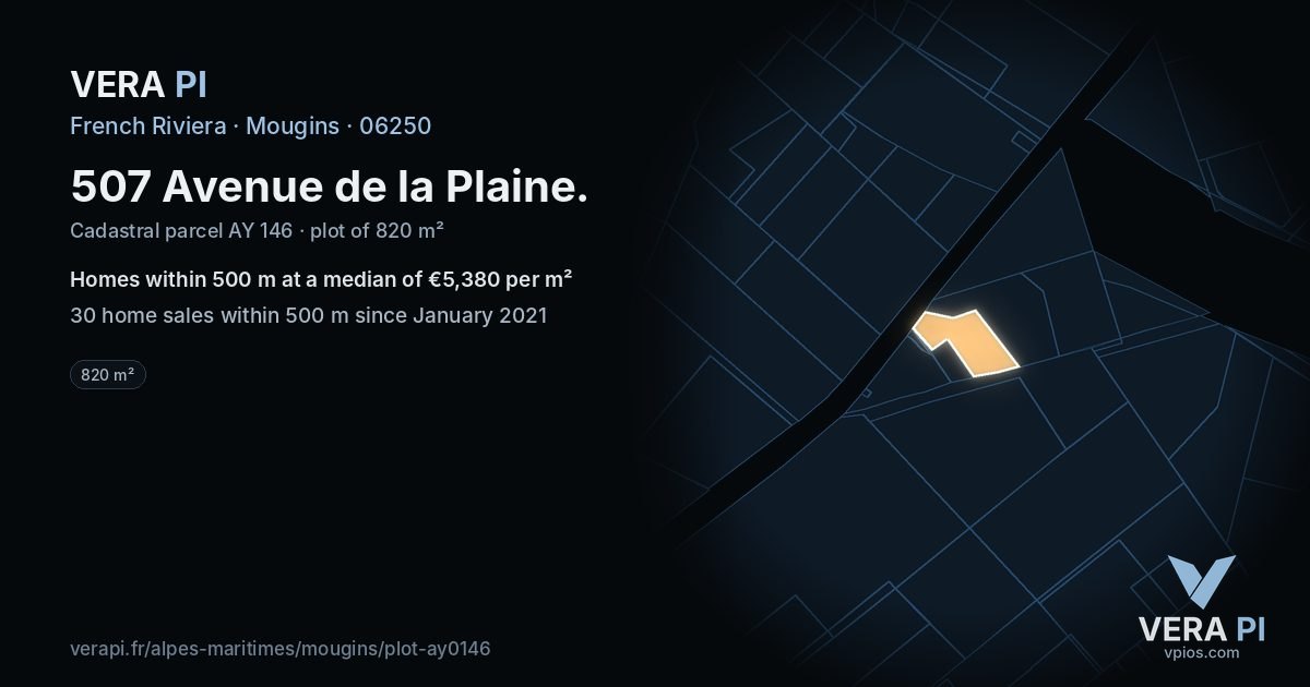 507 Avenue de la Plaine, Mougins at night – the plot lit, the parcels around coloured by the prices near them