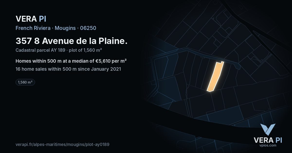 357 8 Avenue de la Plaine, Mougins at night – the plot lit, the parcels around coloured by the prices near them