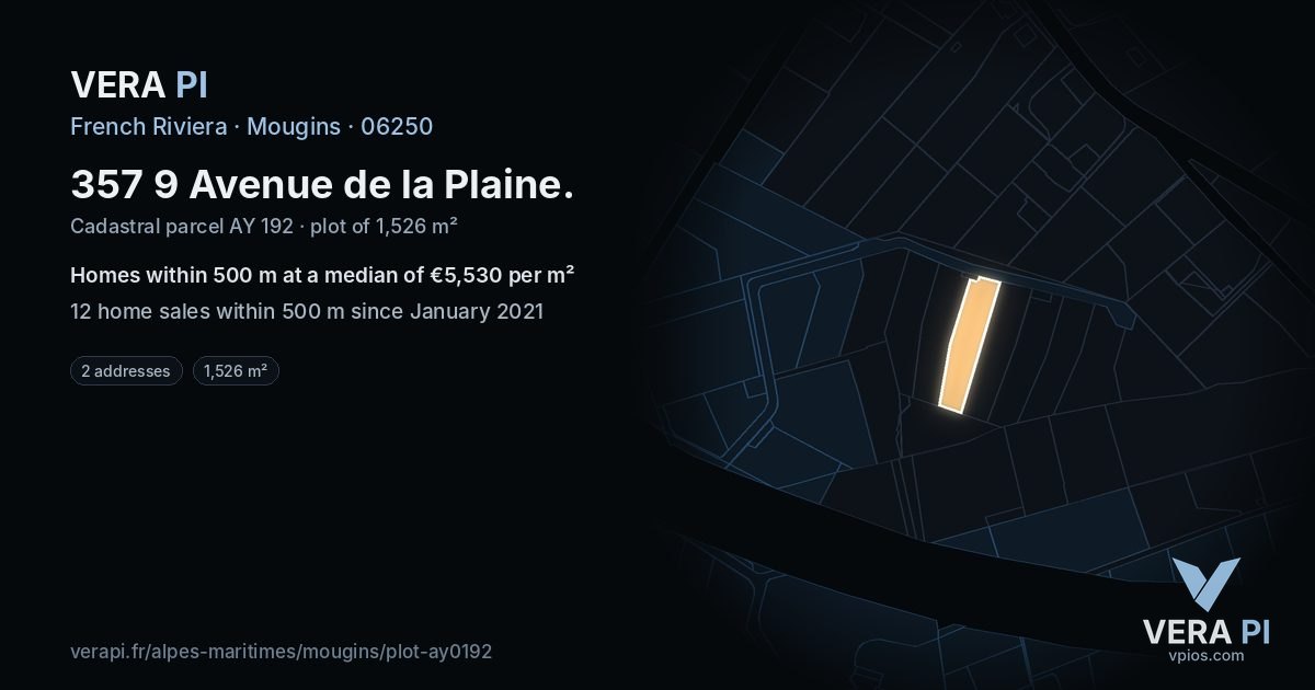 357 9 Avenue de la Plaine, Mougins at night – the plot lit, the parcels around coloured by the prices near them