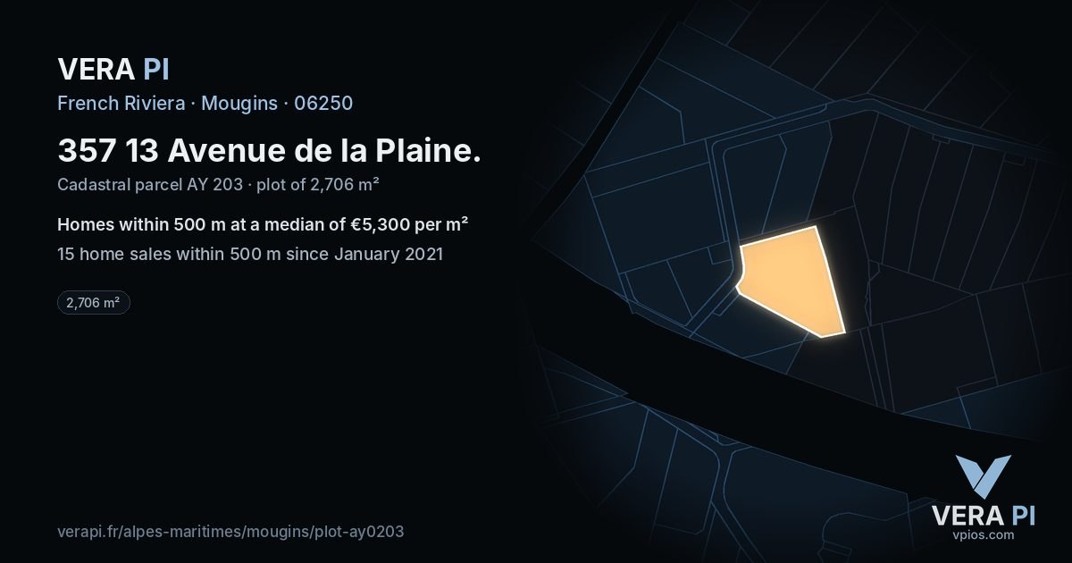 357 13 Avenue de la Plaine, Mougins at night – the plot lit, the parcels around coloured by the prices near them