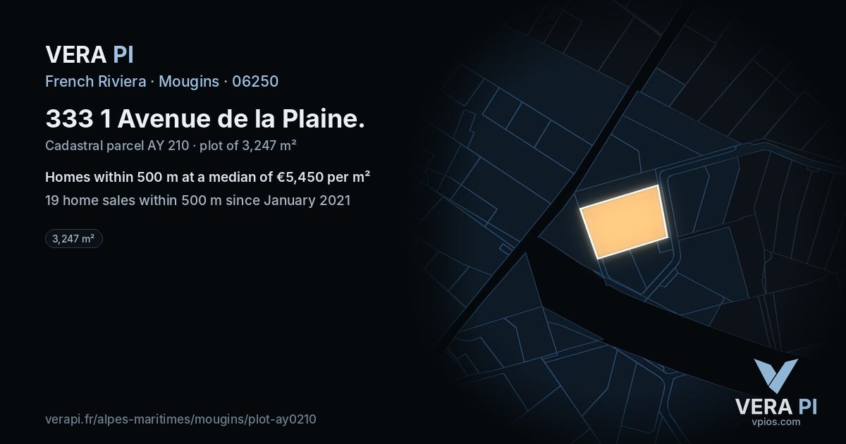 333 1 Avenue de la Plaine, Mougins at night – the plot lit, the parcels around coloured by the prices near them