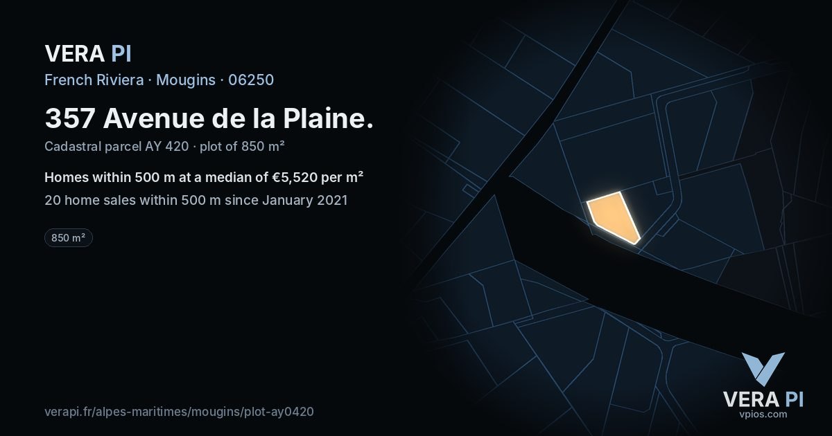 357 Avenue de la Plaine, Mougins at night – the plot lit, the parcels around coloured by the prices near them