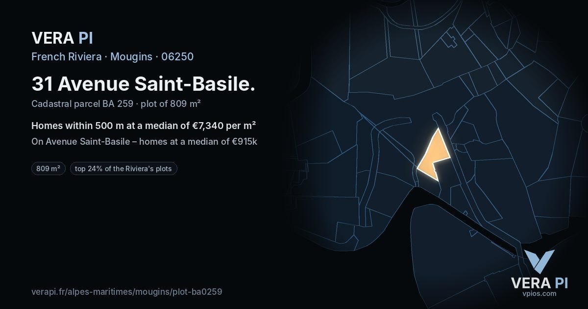 31 Avenue Saint-Basile, Mougins at night – the plot lit, the parcels around coloured by the prices near them