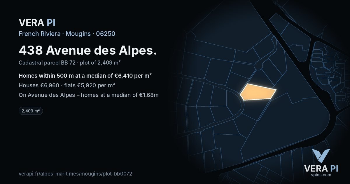 438 Avenue des Alpes, Mougins at night – the plot lit, the parcels around coloured by the prices near them