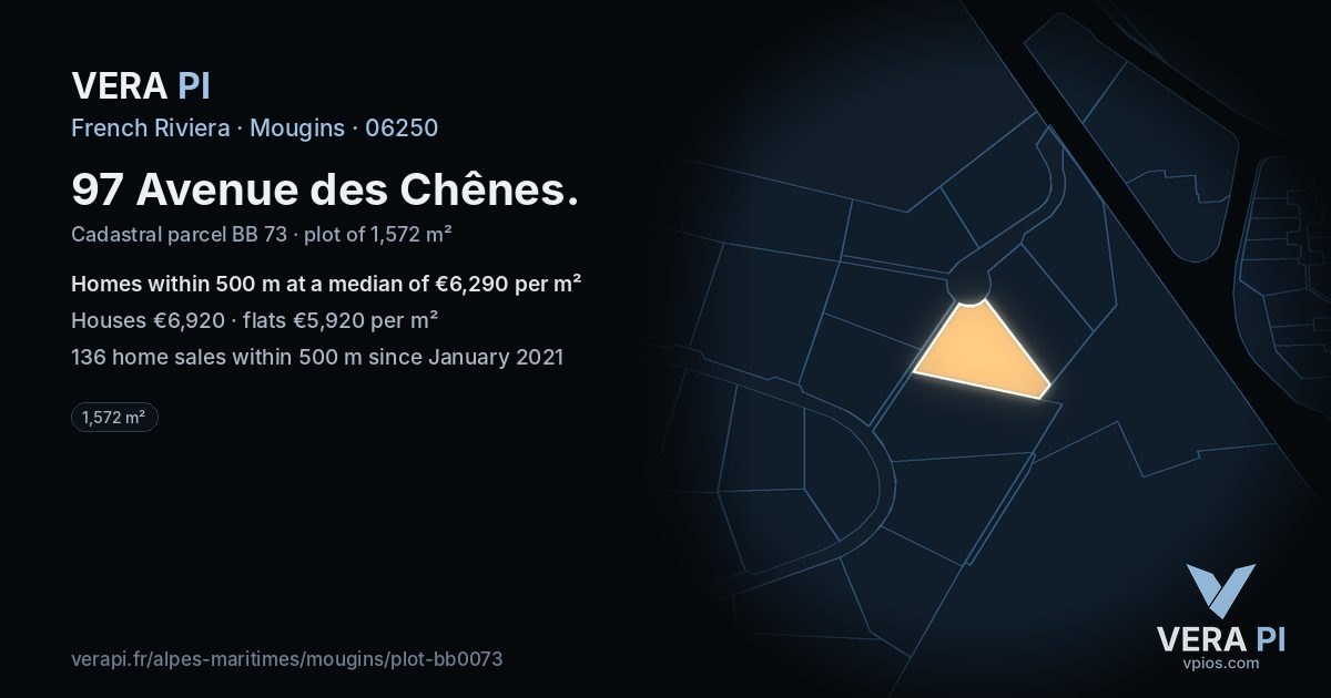 97 Avenue des Chênes, Mougins at night – the plot lit, the parcels around coloured by the prices near them