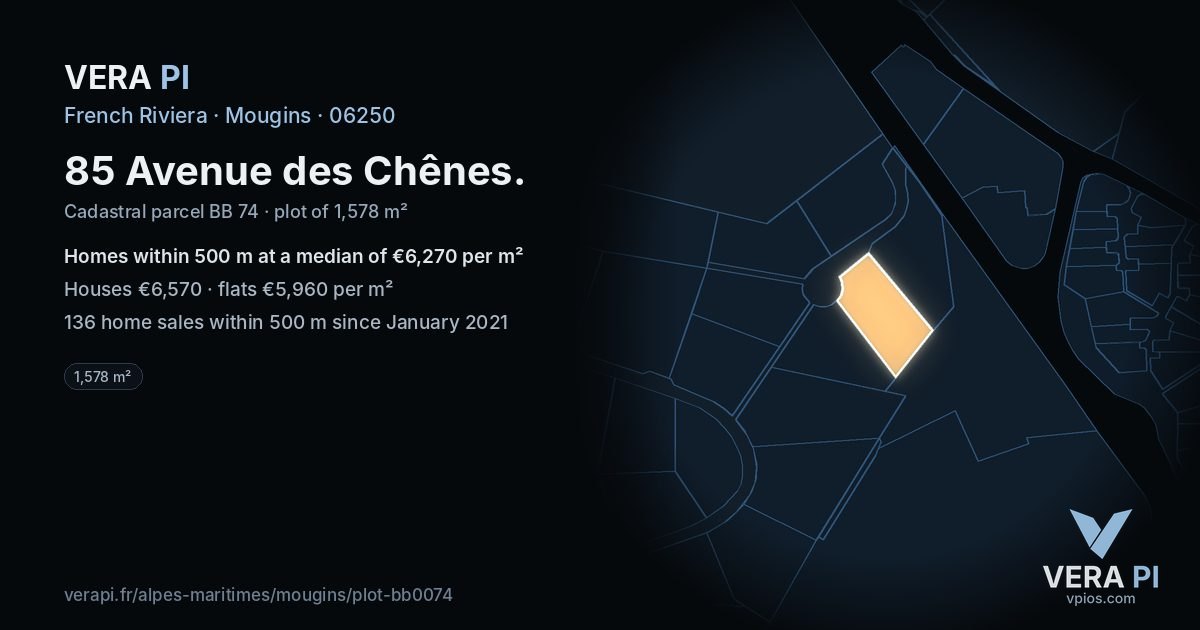 85 Avenue des Chênes, Mougins at night – the plot lit, the parcels around coloured by the prices near them