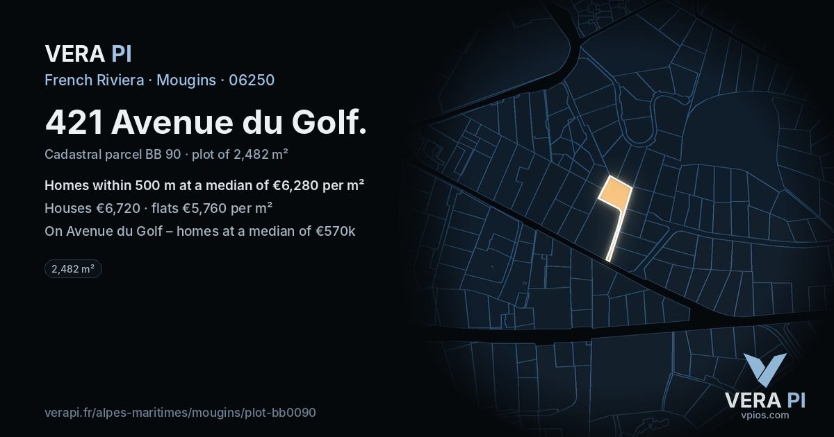 421 Avenue du Golf, Mougins at night – the plot lit, the parcels around coloured by the prices near them