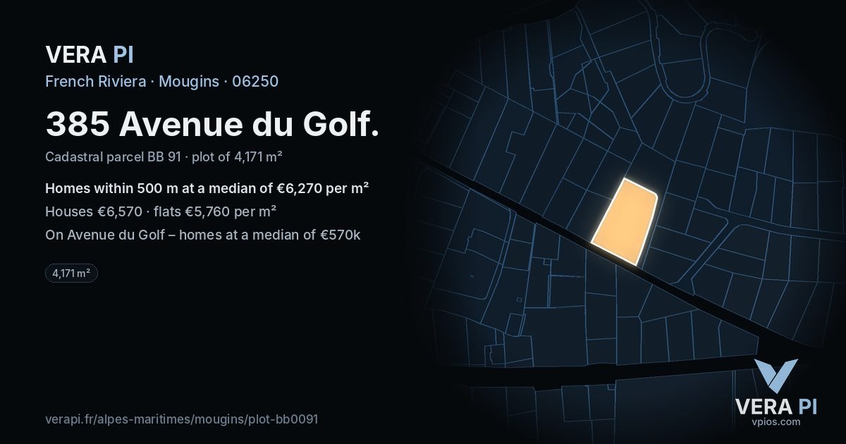 385 Avenue du Golf, Mougins at night – the plot lit, the parcels around coloured by the prices near them