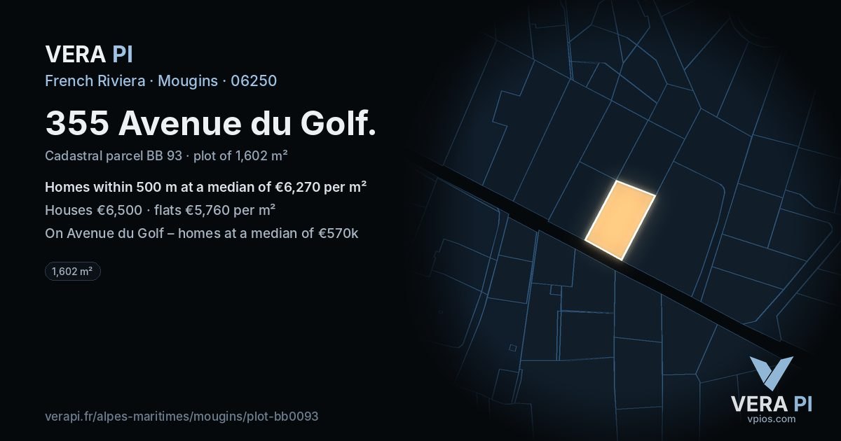 355 Avenue du Golf, Mougins at night – the plot lit, the parcels around coloured by the prices near them