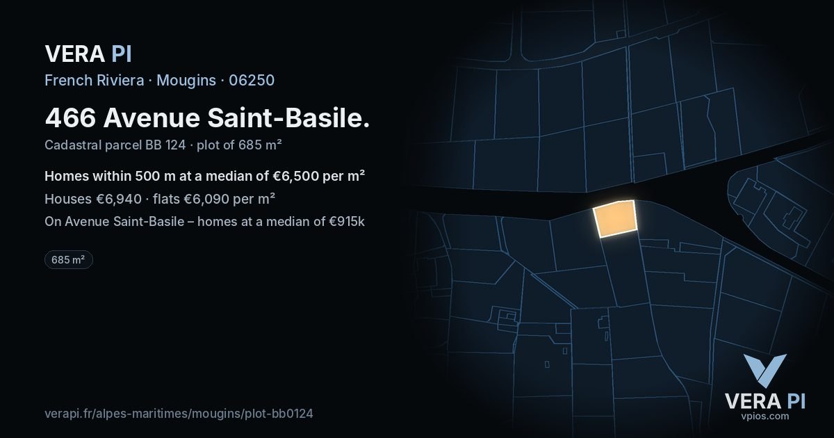 466 Avenue Saint-Basile, Mougins at night – the plot lit, the parcels around coloured by the prices near them