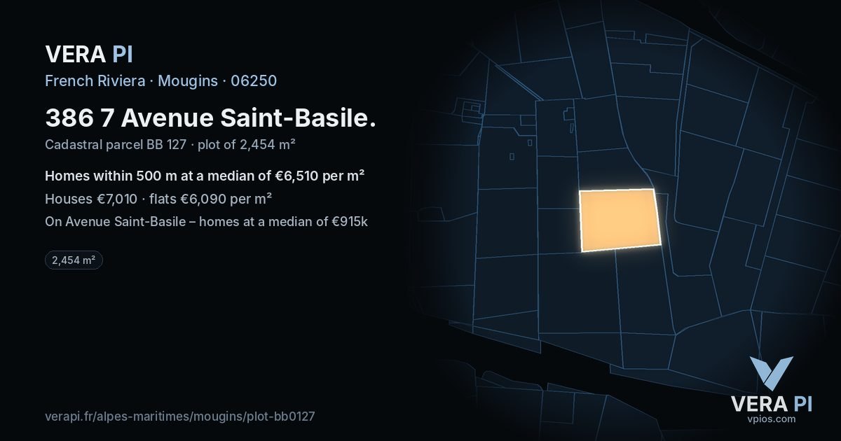 386 7 Avenue Saint-Basile, Mougins at night – the plot lit, the parcels around coloured by the prices near them