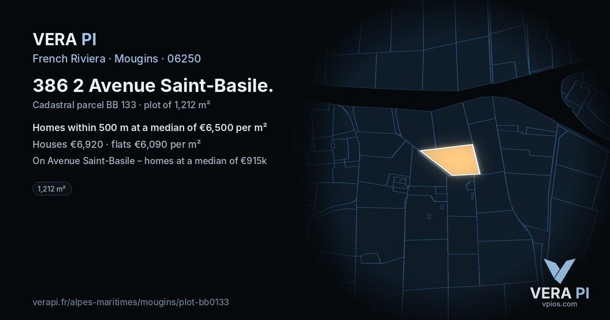 386 2 Avenue Saint-Basile, Mougins at night – the plot lit, the parcels around coloured by the prices near them