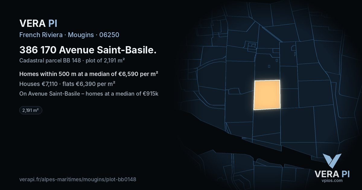 386 170 Avenue Saint-Basile, Mougins at night – the plot lit, the parcels around coloured by the prices near them