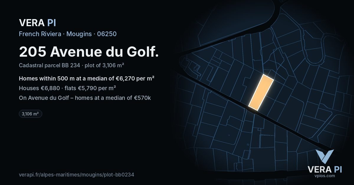 205 Avenue du Golf, Mougins at night – the plot lit, the parcels around coloured by the prices near them