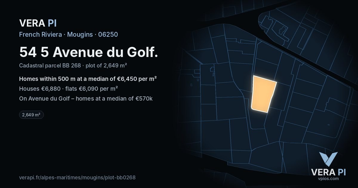 54 5 Avenue du Golf, Mougins at night – the plot lit, the parcels around coloured by the prices near them