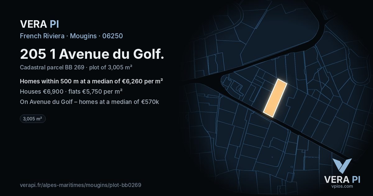205 1 Avenue du Golf, Mougins at night – the plot lit, the parcels around coloured by the prices near them