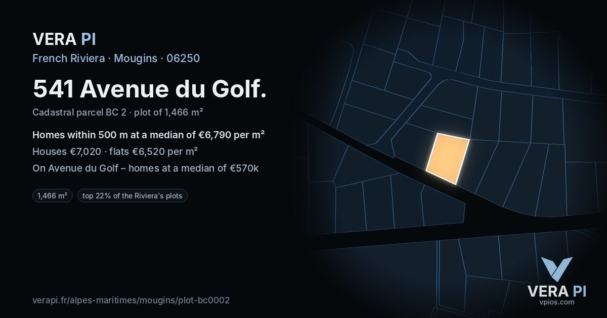 541 Avenue du Golf, Mougins at night – the plot lit, the parcels around coloured by the prices near them