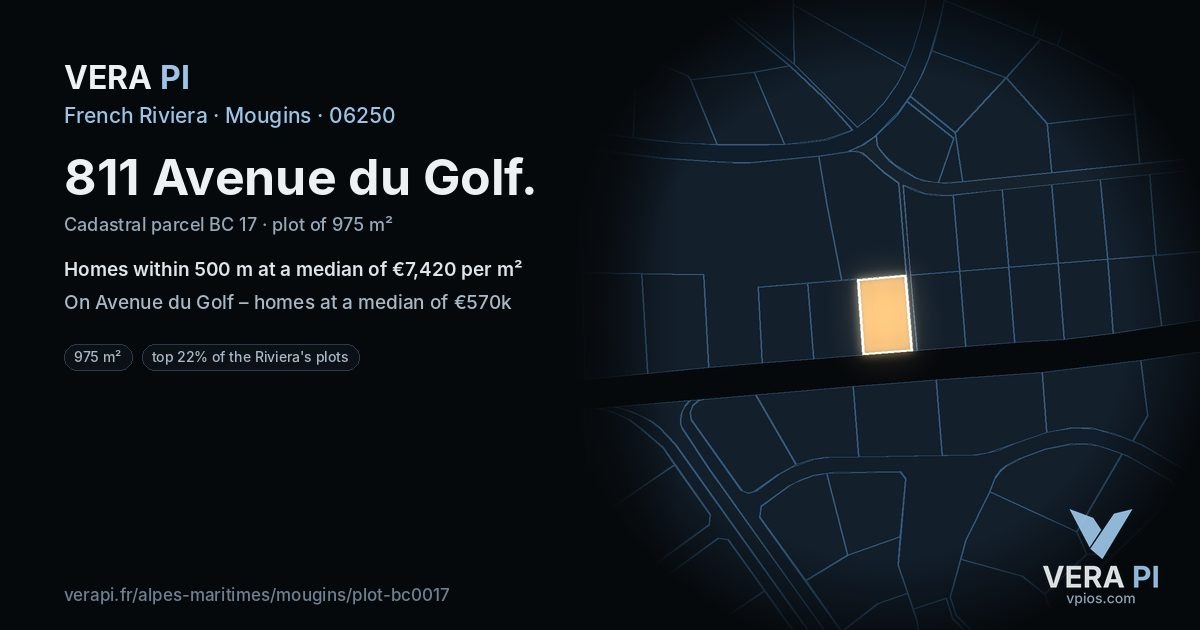 811 Avenue du Golf, Mougins at night – the plot lit, the parcels around coloured by the prices near them