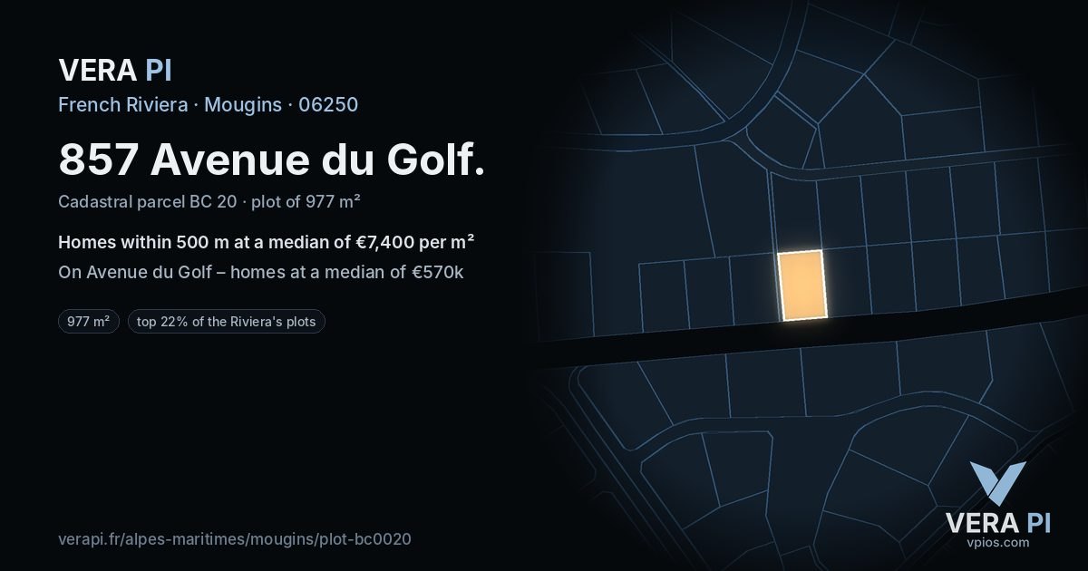 857 Avenue du Golf, Mougins at night – the plot lit, the parcels around coloured by the prices near them