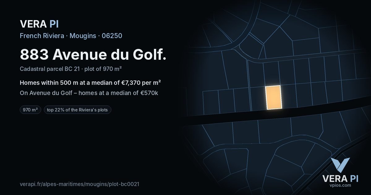 883 Avenue du Golf, Mougins at night – the plot lit, the parcels around coloured by the prices near them